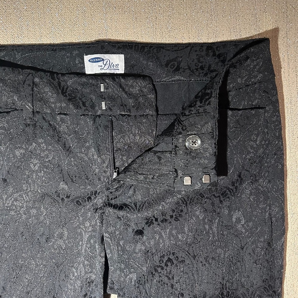 Old Navy “The Diva” black jacquard ankle pants, size 6 - Picture 5 of 12
